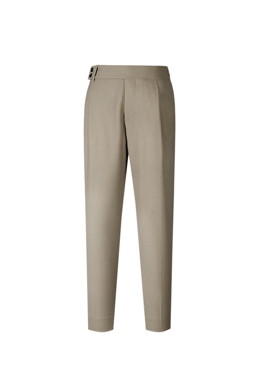 Calça em modelagem italiana, em polilã, cintura alta, com ajustadores laterais - Khaki claro