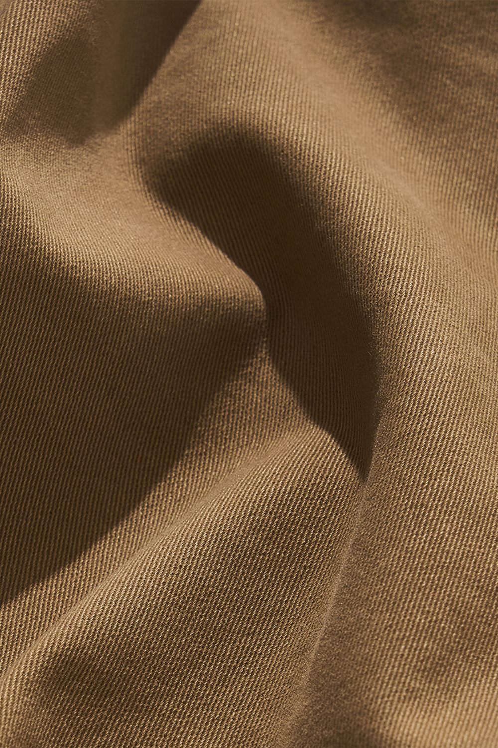 Bibury Court - Calça chino, cintura média, em sarja de algodão com elastano, com ajustadores laterais - Khaki