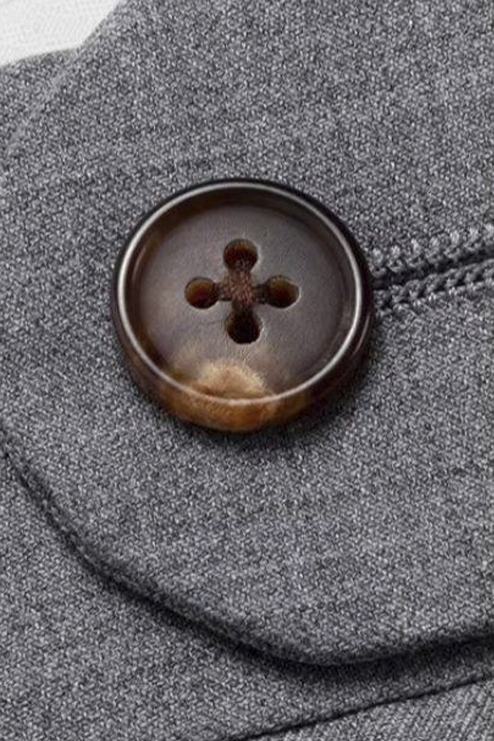 Calça cintura alta com ajustadores laterais e barra italiana, em lã tropical - Cinza médio SKA