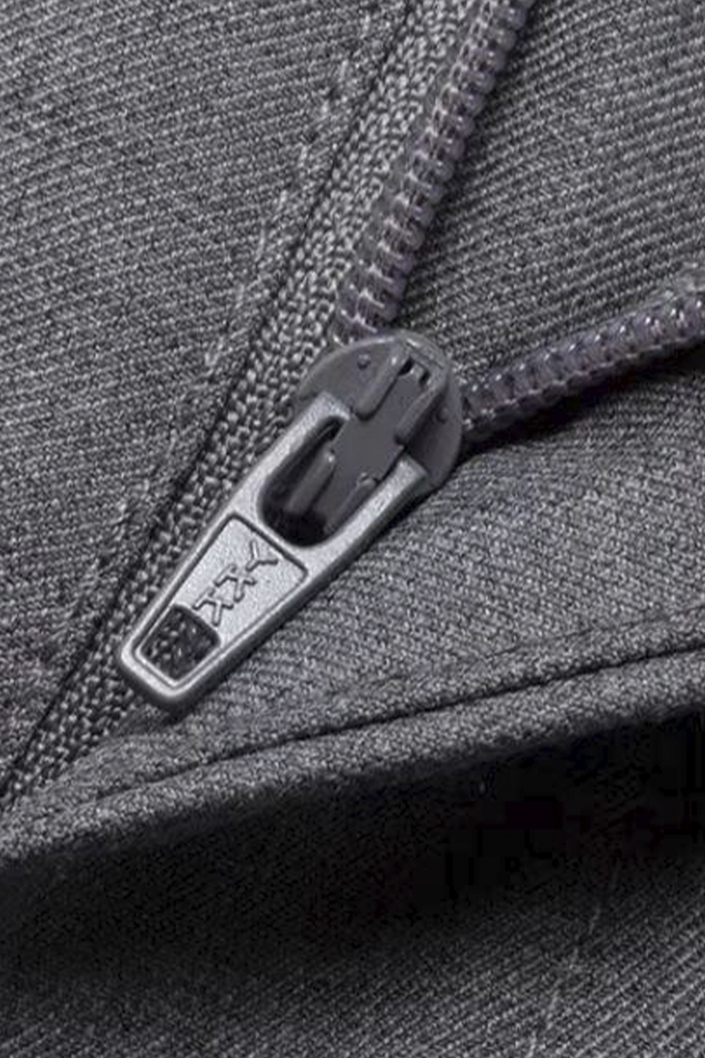 Calça cintura alta com ajustadores laterais e barra italiana, em lã tropical - Cinza médio SKA