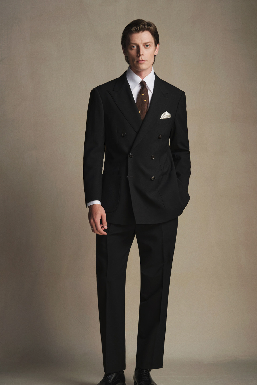 Costume double breasted 6x2, half canvas, lapela peak, em lã merino super 100 18.75 µ, 320g - Preto FMY