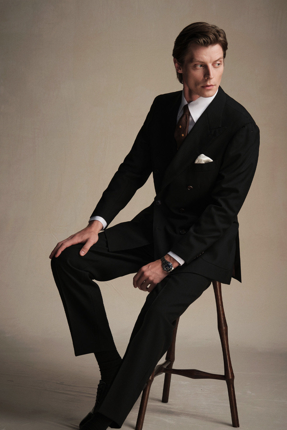 Costume double breasted 6x2, half canvas, lapela peak, em lã merino super 100 18.75 µ, 320g - Preto FMY