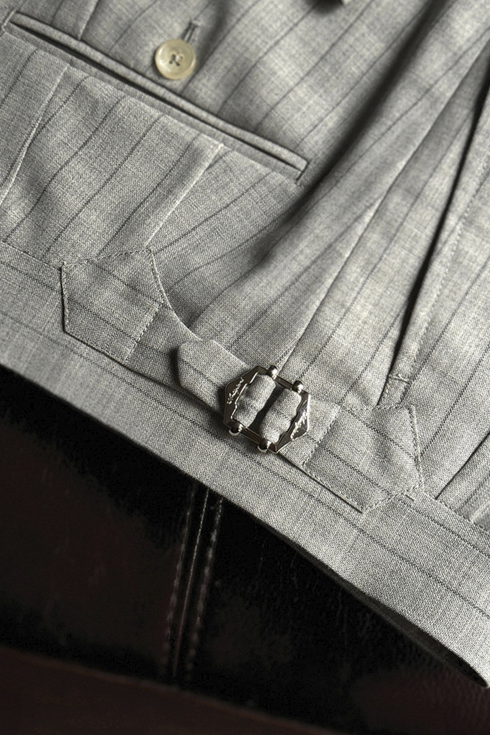 Ateliê UOMO ELEGANTE - Calça em lã merino, super 130's 17.25 micron, com ajustadores laterais - Cinza padronagem