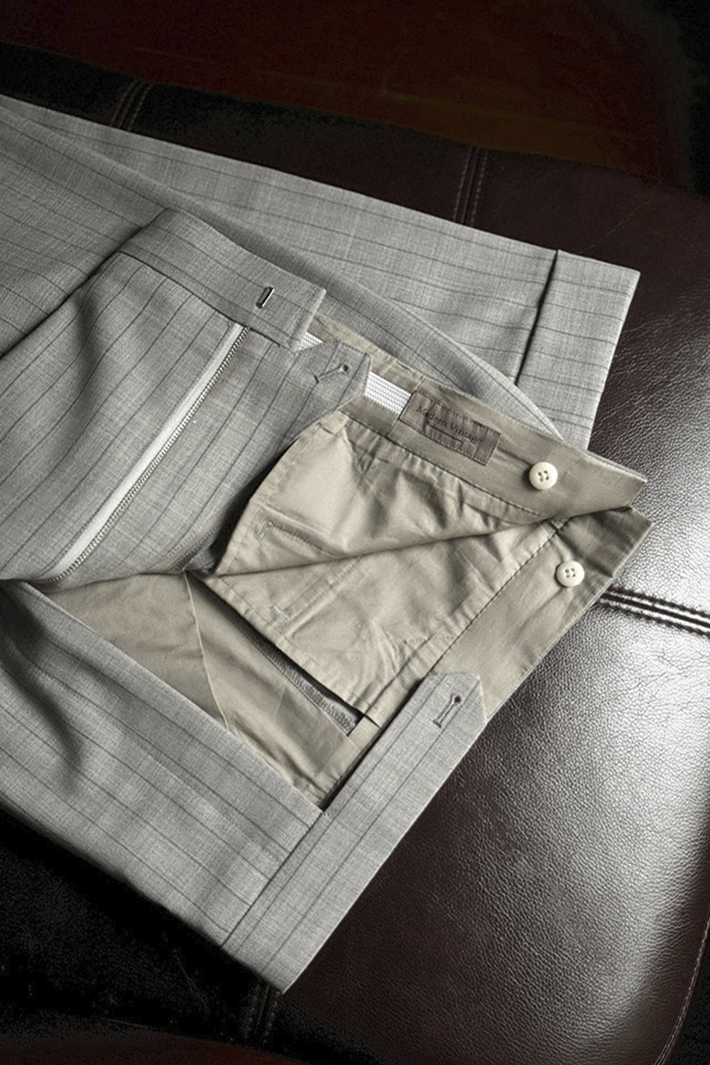 Ateliê UOMO ELEGANTE - Calça em lã merino, super 130's 17.25 micron, com ajustadores laterais - Cinza padronagem
