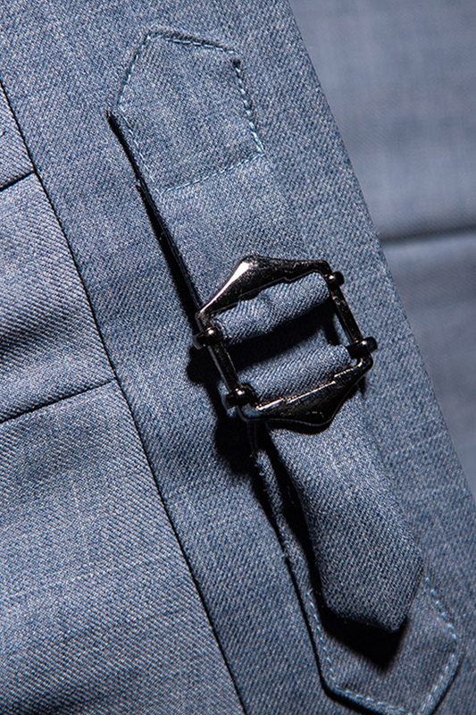 Calça em modelagem italiana, em lã tropical com cintura alta e ajustadores laterais - Azul grisalho