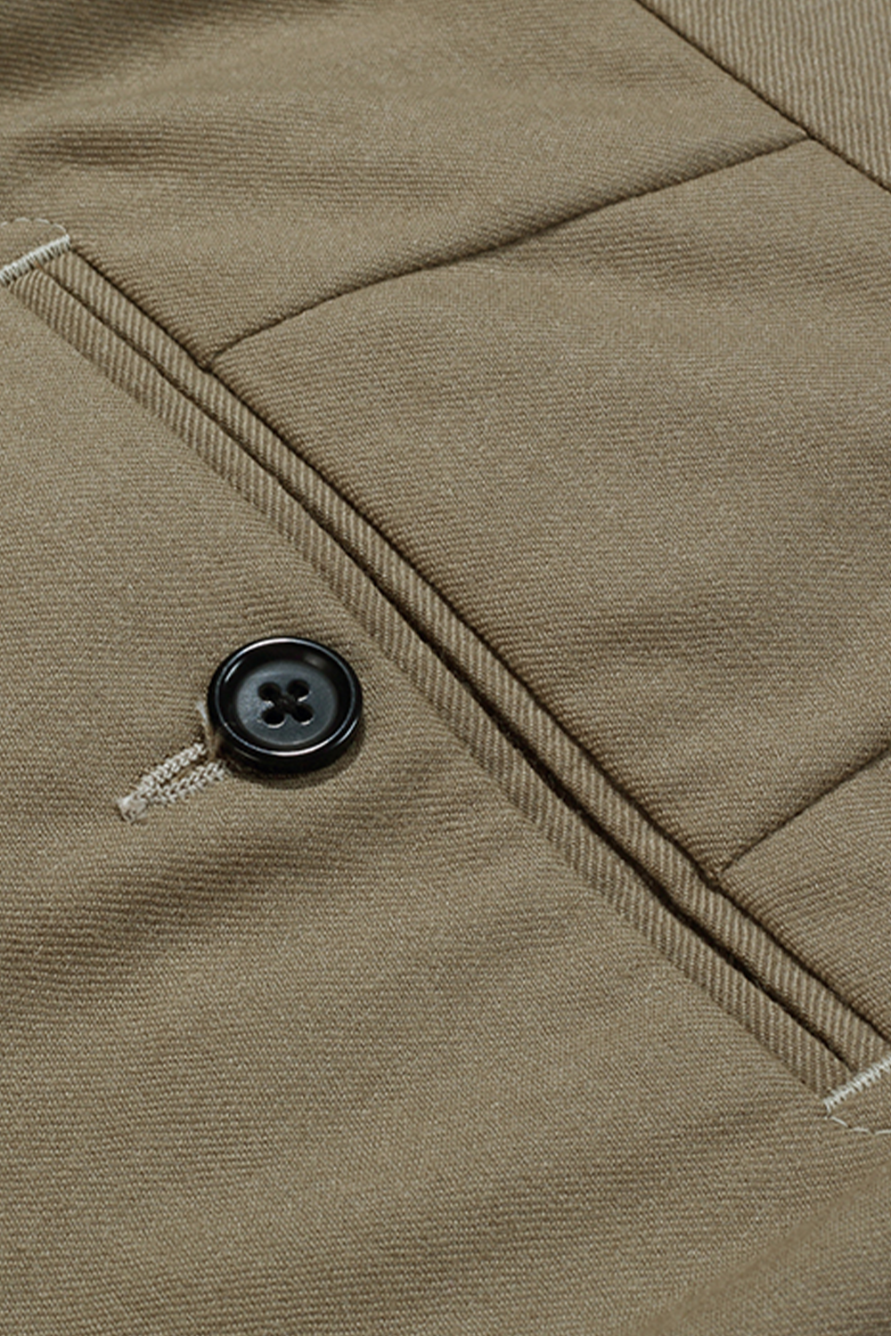 Calça em modelagem italiana, em polilã, cintura alta, com ajustadores laterais - Khaki claro