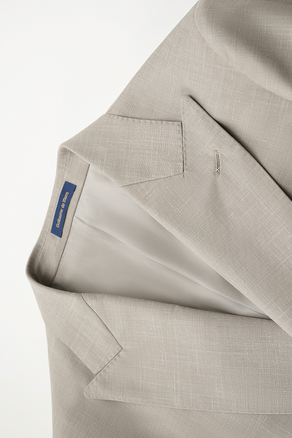 Costume double breasted 4x1, lapela peak, em lã com linho - Bege taupe