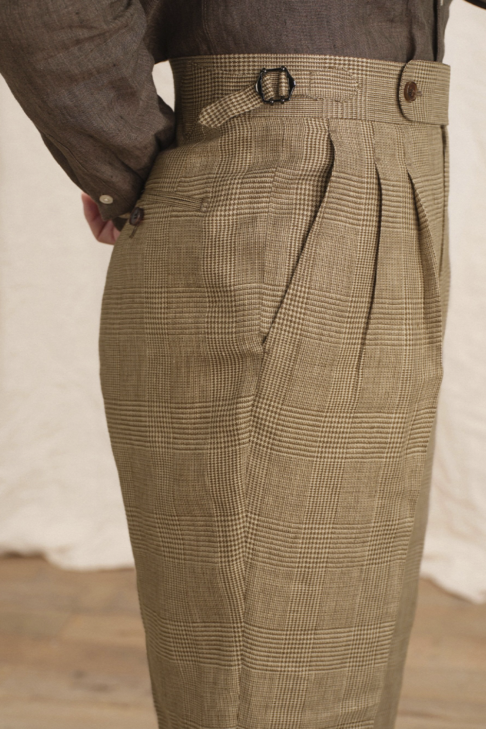 Calça de cintura alta, com pregas duplas, 100% french linho, Khaki Príncipe de Galês - ACT