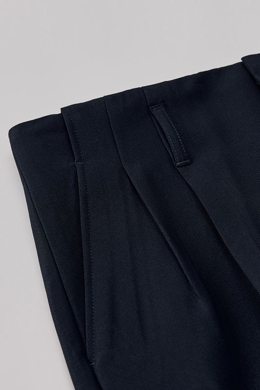 Calça cós de Hollywood, cintura e cós alto, com passantes para cinto - Azul marinho