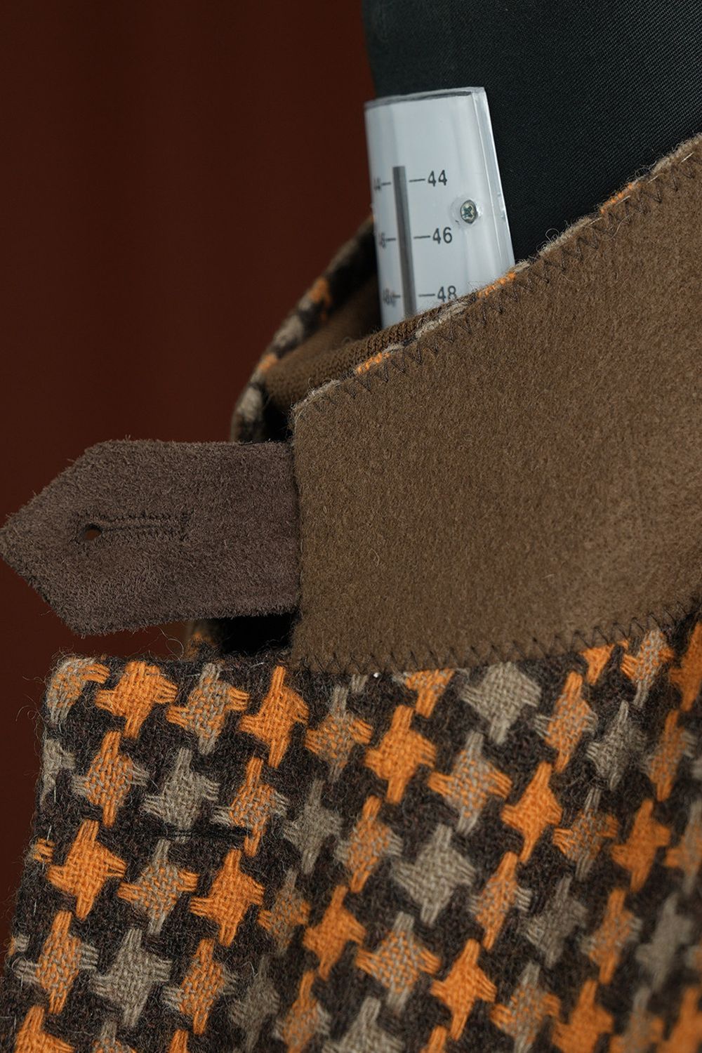 Safari 100% lã super 90'S com 19.25 µ, com lapela notched , bolsos flap e botões capotão - Pied de Poule