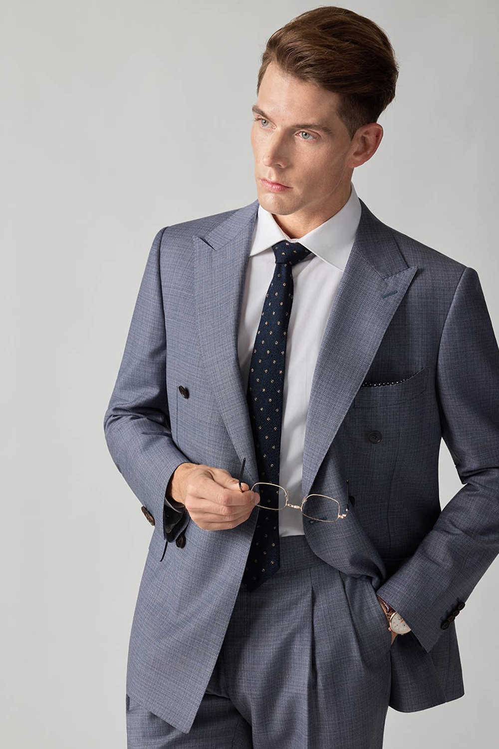 Lanifício Reda 1865 - Costume em lã merino, double breasted 6x2, half canvas com lapela peak - Azul cimento