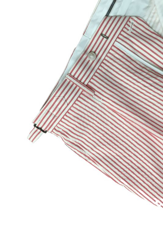 Calça em algodão seersuker, cintura alta, com ajustadores laterais e passantes - Brit Rosa e branco