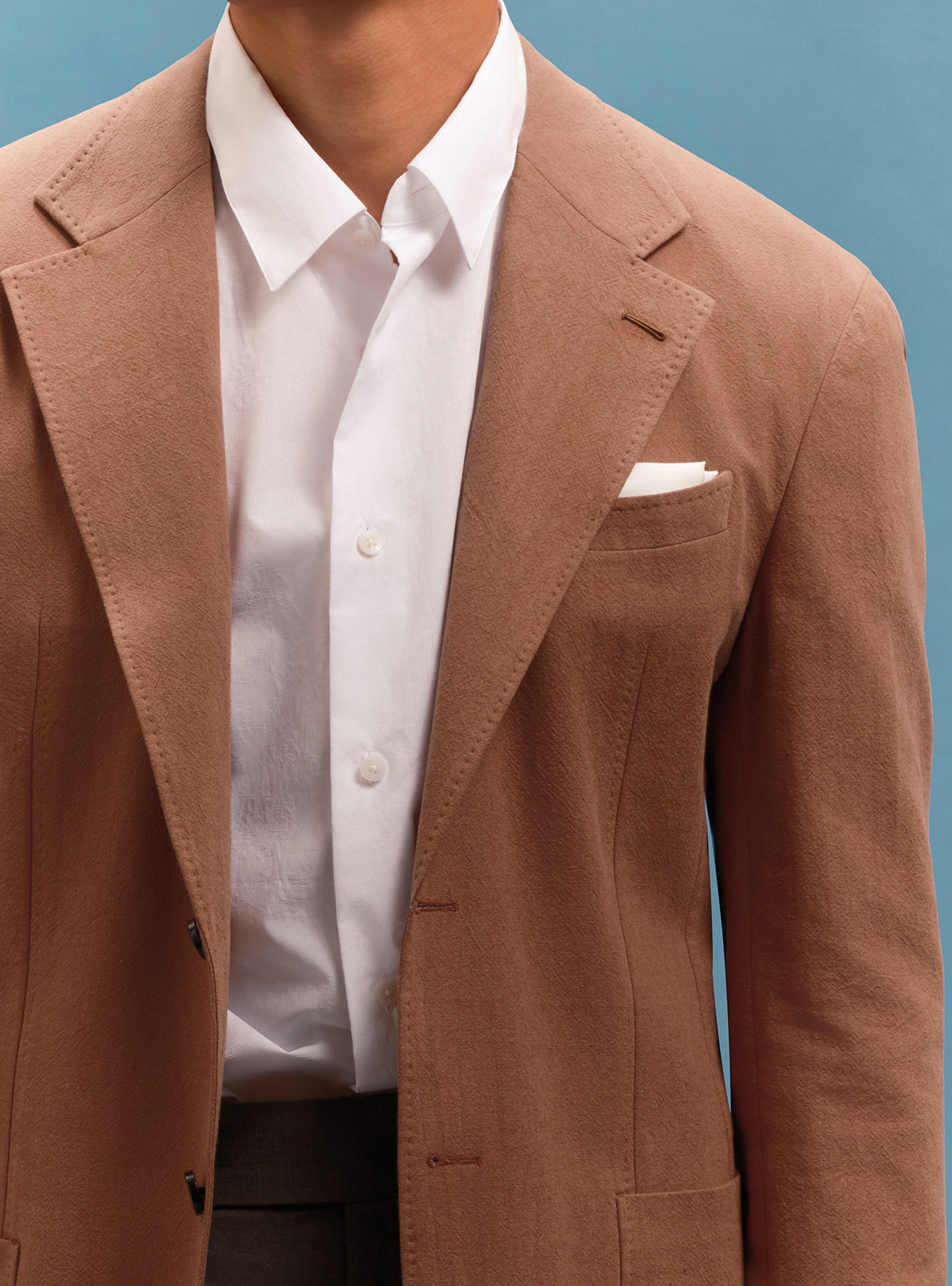 MT GERALD - Blazer single breasted, desestruturado, feito em blend de algodão, com lapela notched larga, bolsos patch - Terra Cota SKR