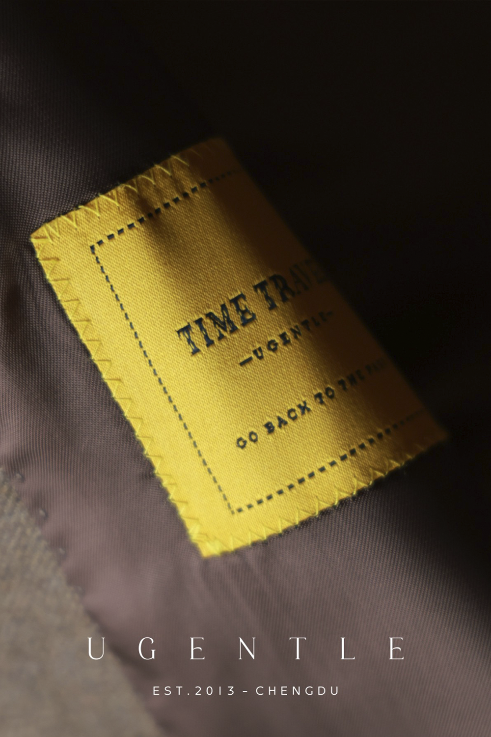 UGLENTLE  - Costume double breasted 6x1, half canvas, lapela peak, em lã merino super 100 18.75 µ, - Marrom UGLENTLE Time Travel Series