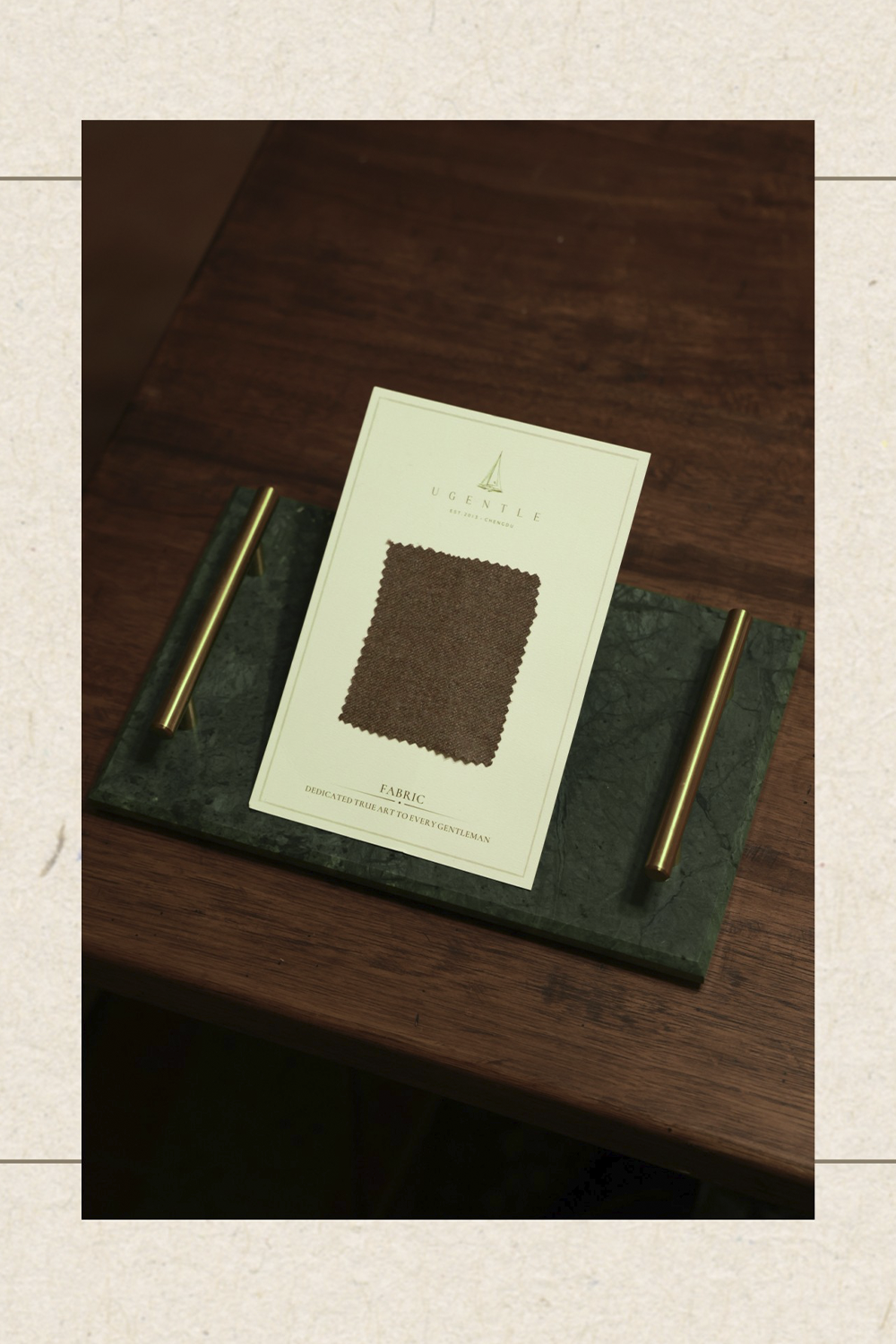 UGLENTLE  - Costume double breasted 6x1, half canvas, lapela peak, em lã merino super 100 18.75 µ, - Marrom UGLENTLE Time Travel Series