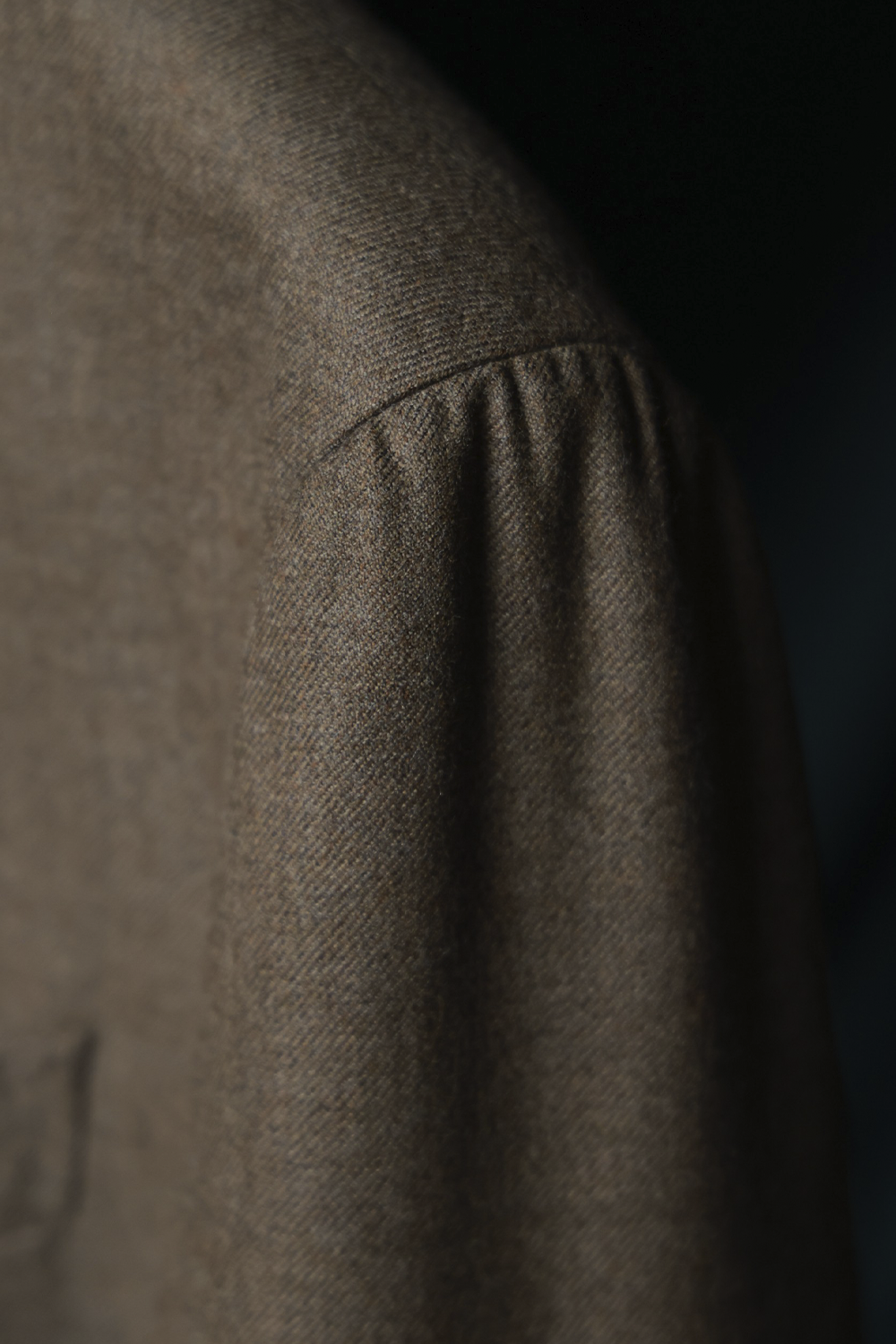 UGLENTLE  - Costume double breasted 6x1, half canvas, lapela peak, em lã merino super 100 18.75 µ, - Marrom UGLENTLE Time Travel Series