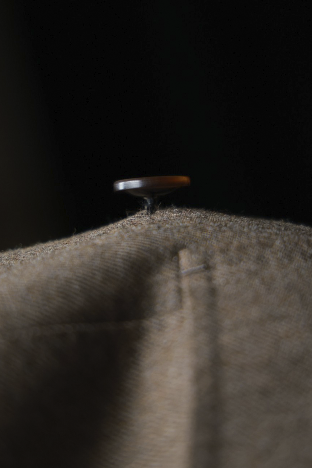 UGLENTLE  - Costume double breasted 6x1, half canvas, lapela peak, em lã merino super 100 18.75 µ, - Marrom UGLENTLE Time Travel Series