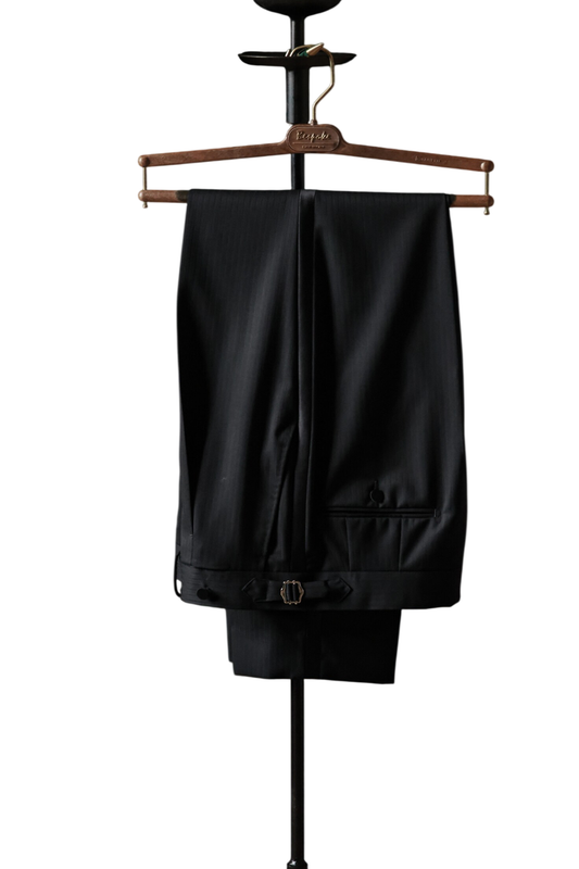 UGENTLE - Calça em lã merino, super 120's 17.75 micron, com pregas, barra italiana e ajustadores laterais - Preto Risca de Giz Event