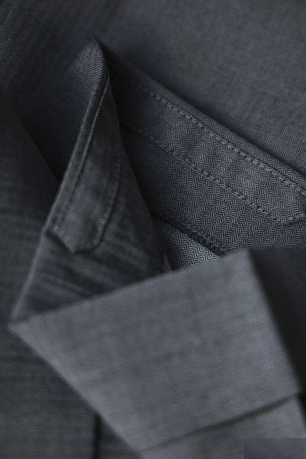 UGLENTLE - Calça em lã merino, super 120's 17.75 micron, com pregas, barra italiana e ajustadores laterais - Cinza Ardósia UGT