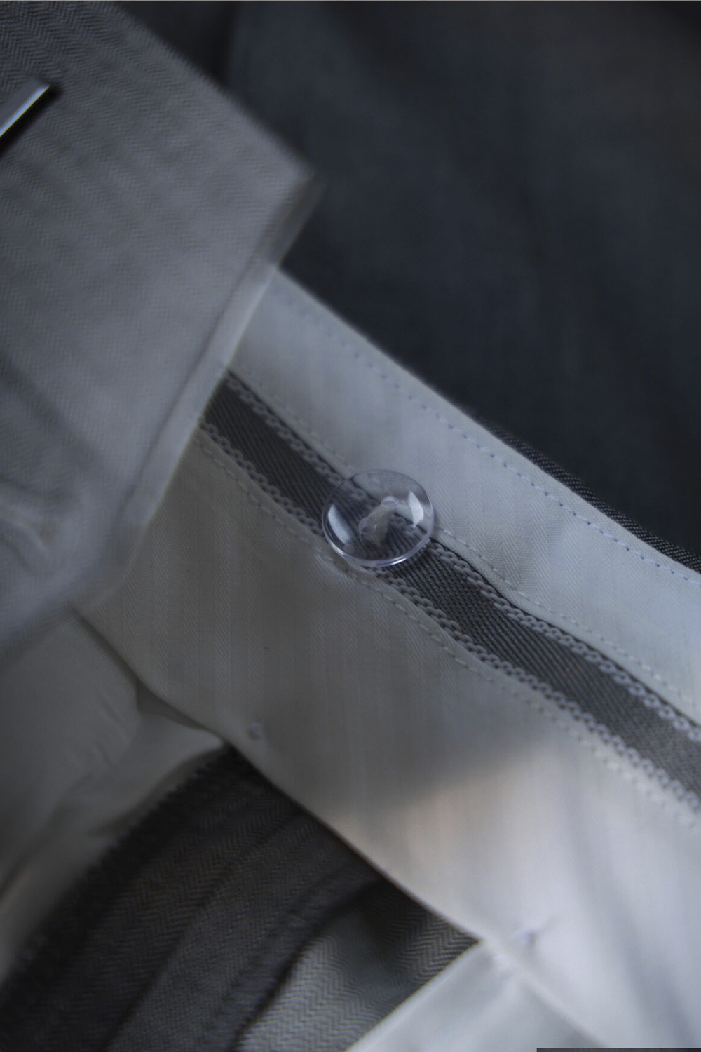 UGLENTLE - Calça em lã merino, super 120's 17.75 micron, com pregas, barra italiana e ajustadores laterais - Cinza Ardósia UGT