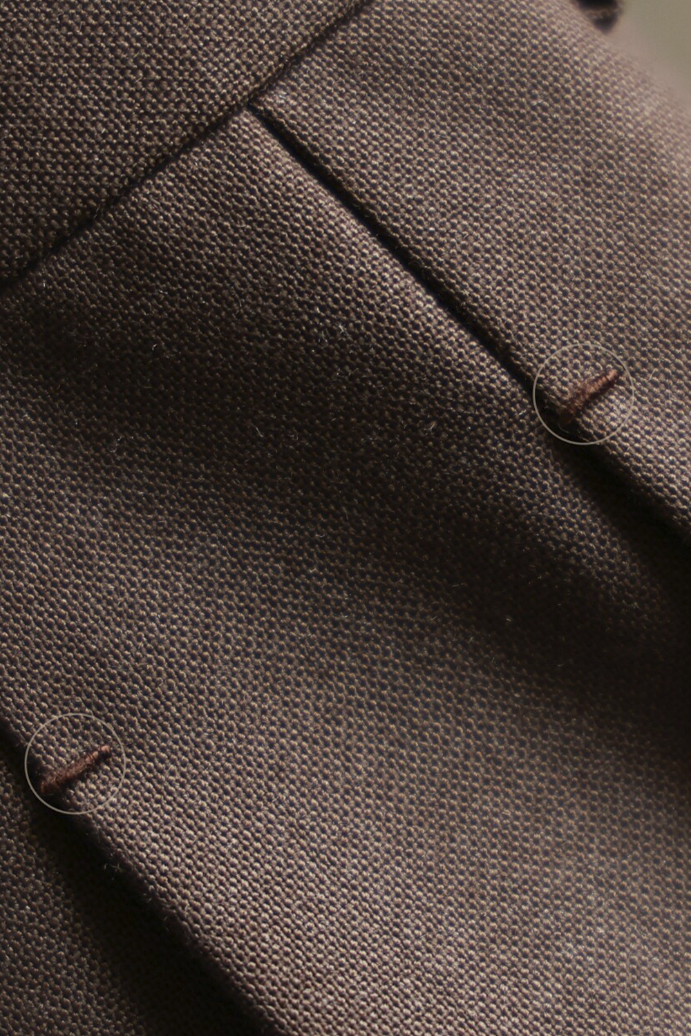 UGLENTLE - Calça em lã merino, super 120's 17.75 micron, com pregas, barra italiana e ajustadores laterais - Marrom UGT