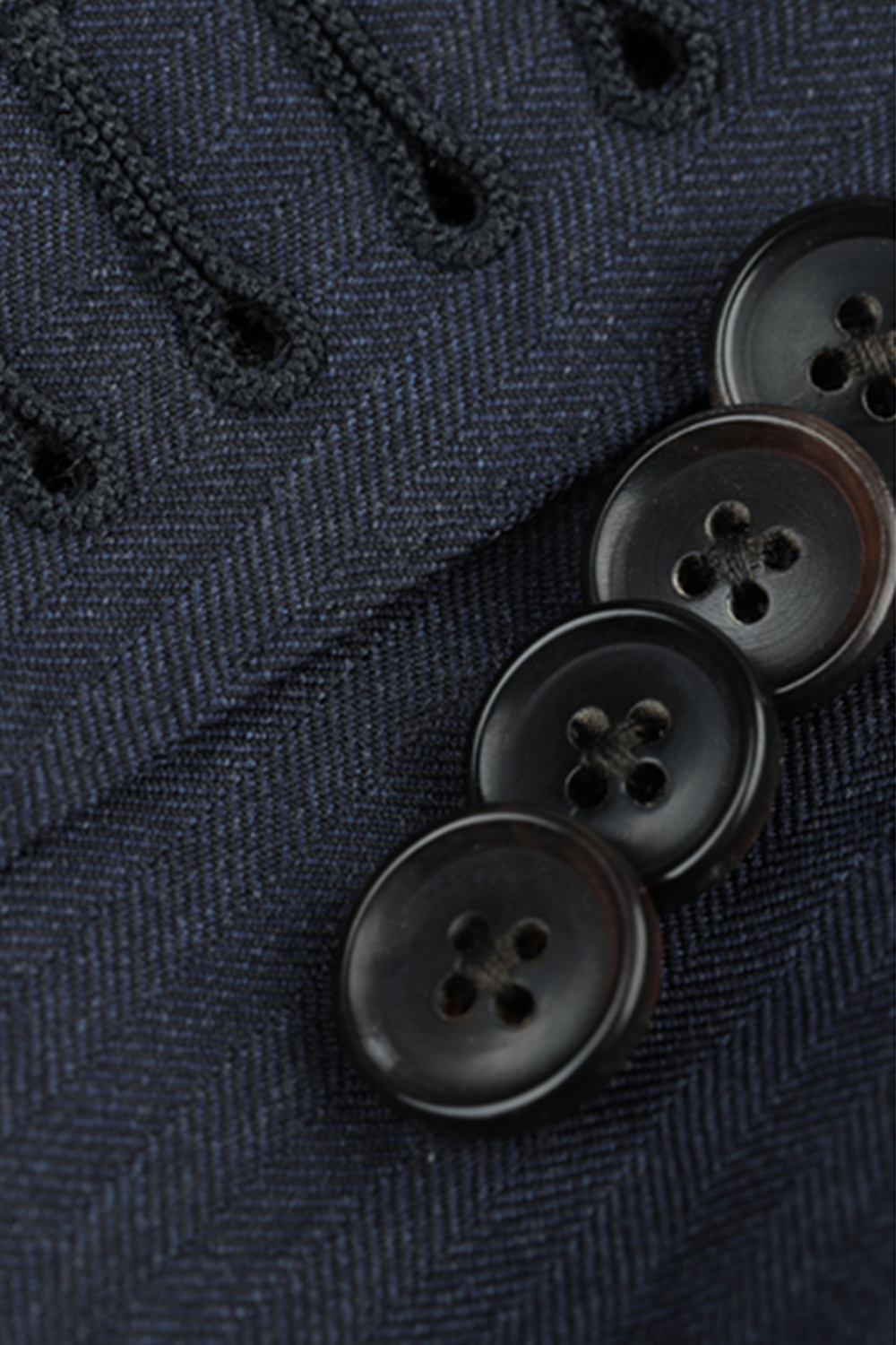 Lanifício Vitale Barberis Canonico - Costume sing breasted, half canvas, lapela notched média, em lã merino super 110 18.25 µ, 260g - Azul marinho espinha de peixe