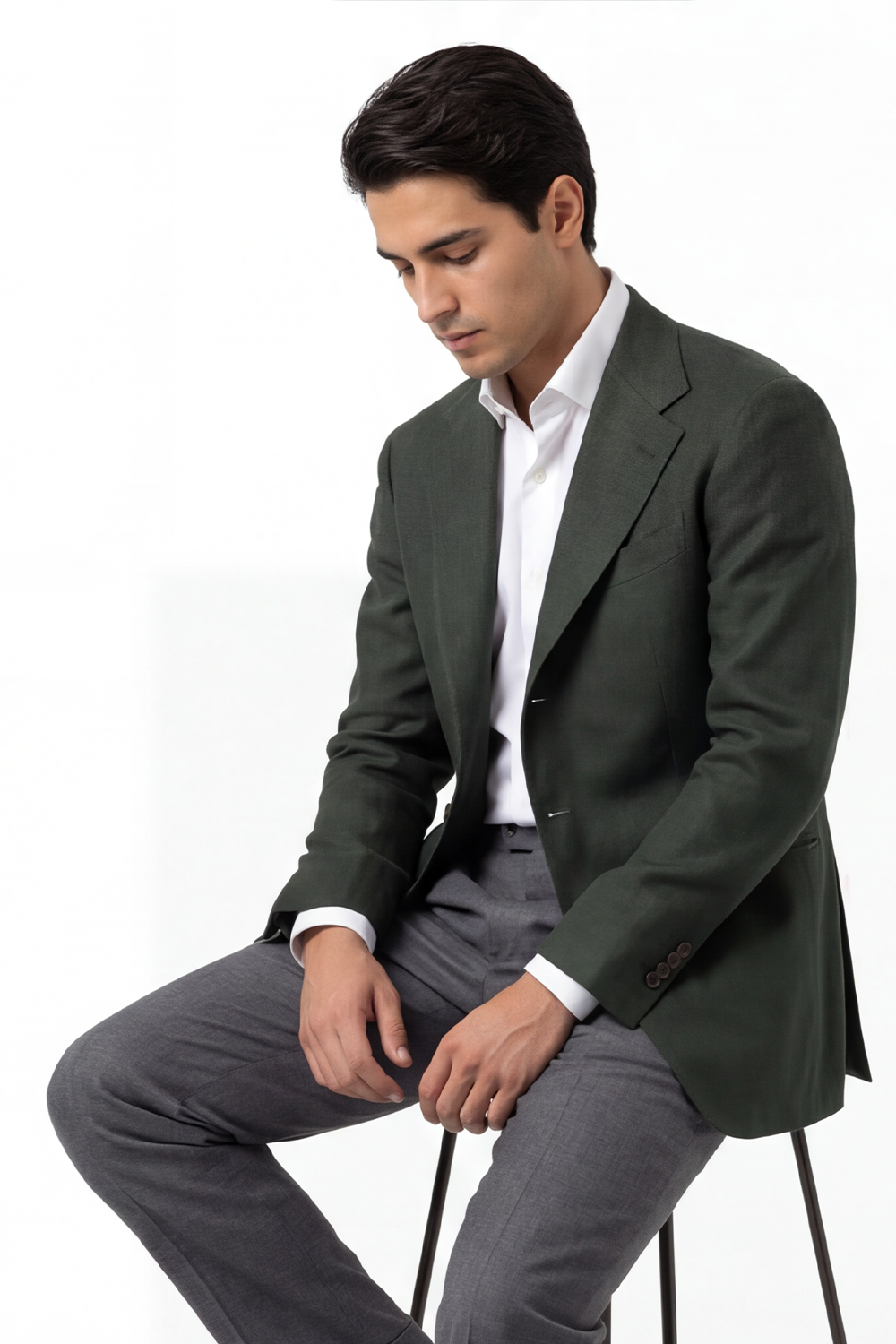 Blazer desestruturado single breasted em linho puro, com lapela notched e bolsos besom - Verde ACT