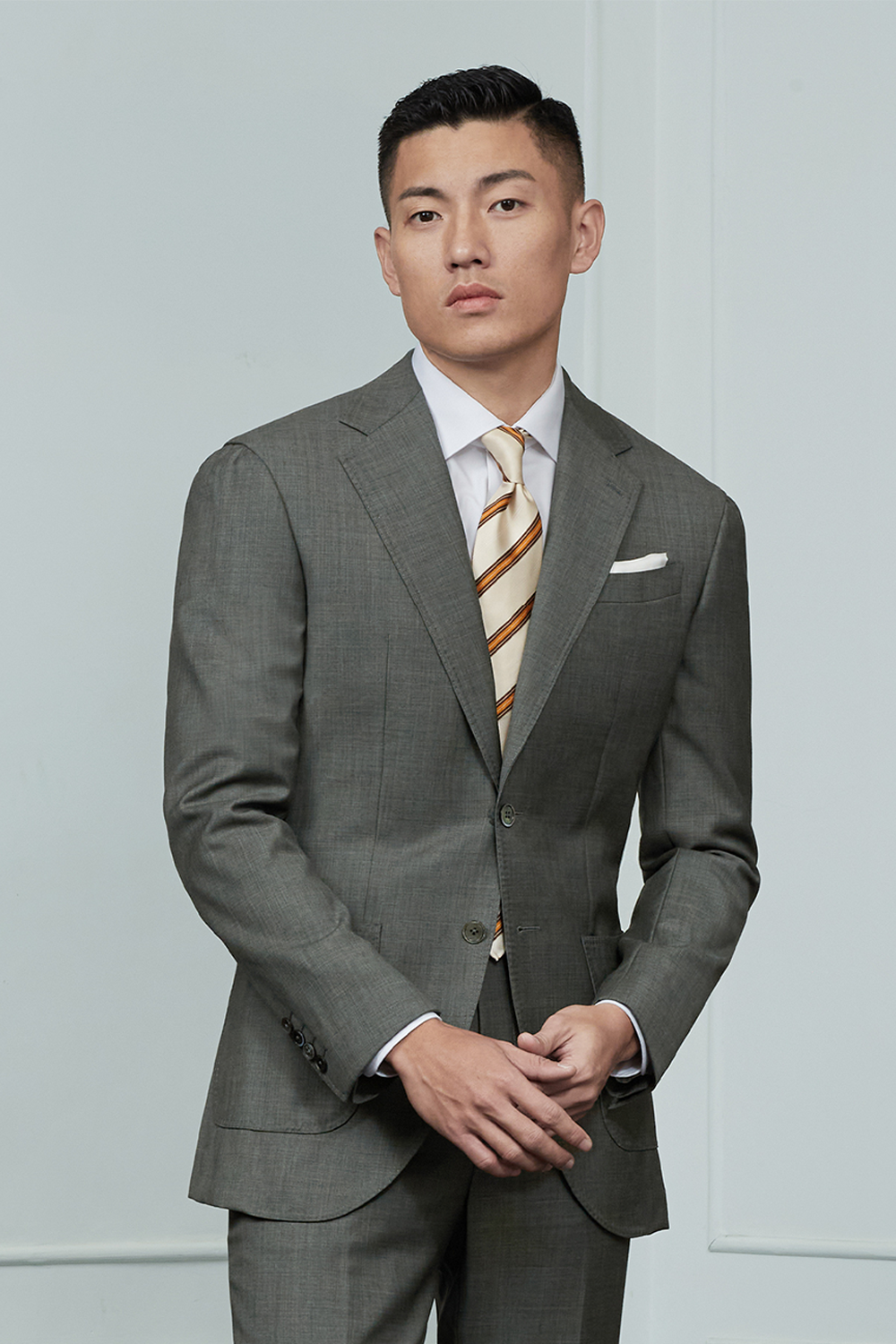 Lanifício MT GERALD - Costume single breasted, half canvas, em lã merino super 110 18.25 µ , lapela notched -  Verde Acinzentado