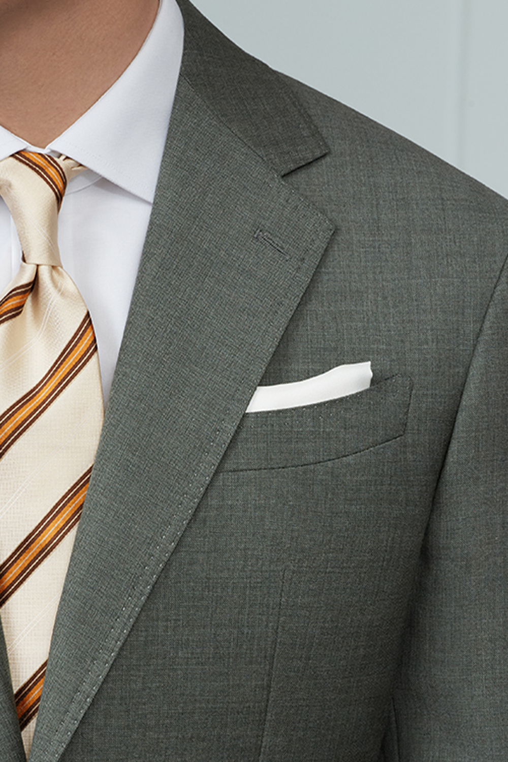 Lanifício MT GERALD - Costume single breasted, half canvas, em lã merino super 110 18.25 µ , lapela notched -  Verde Acinzentado
