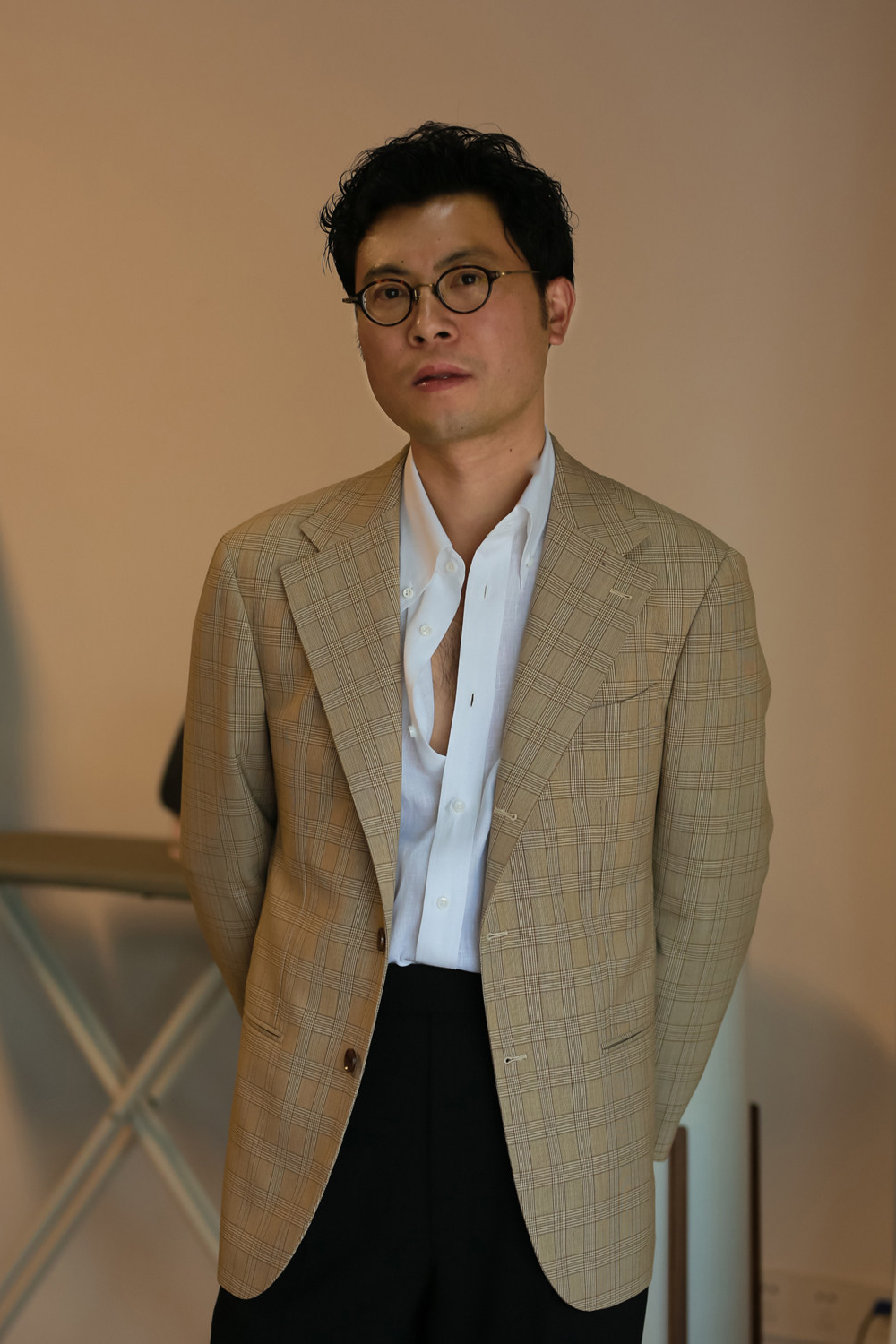 ATELIÊ MK MAN - Blazer half canvas, single breasted 3-roll-2, spalla camicia, em lã  super 120's, 17.75µ I 290 g - Príncipe de Gales Khaki aberto